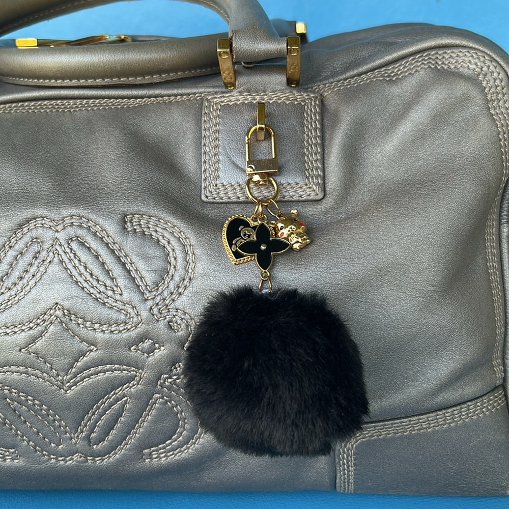 LOVELY LOEWE 🤯🤯🤯 ELEPHANT GREY WITH A TOUCH OF PEARL!!! - Picture 13 of 13